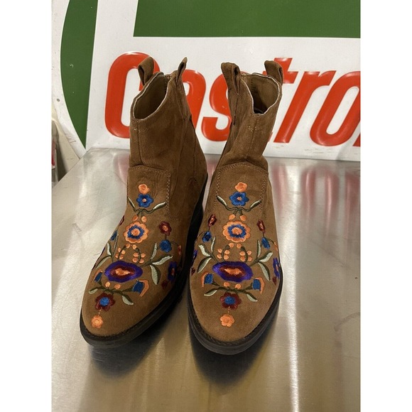 EUC Mudd Brown Suede Floral Embroidered Cheyenne Western Boots Booties Size 7 - Picture 2 of 6